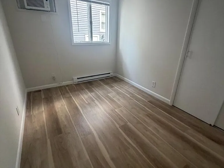 271 Travers Pl — Photo 12