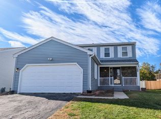 650 Shining Water Dr, Carol Stream, IL 60188