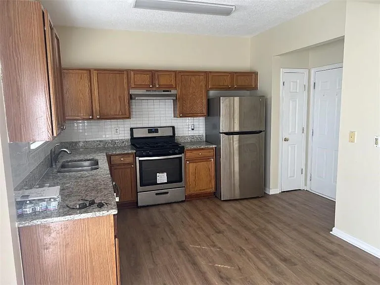1611 Heyford Cir NW — Photo 5