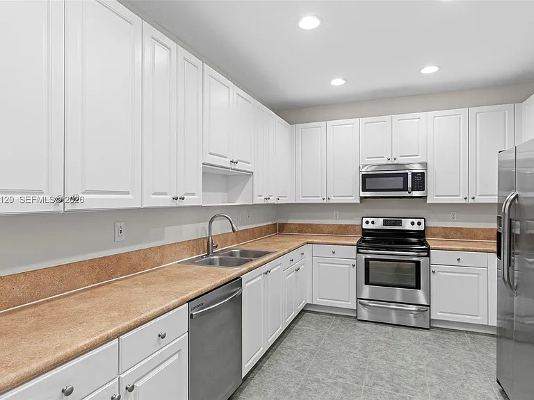 419 SW 147th Ave #108 — Photo 8