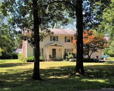 285 Woodland Dr, Orchard Park, NY, 14127
