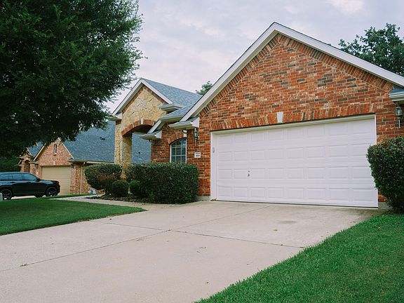 2nd image of 614 Valencia Dr