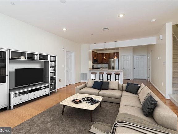 4th image of 4432 Driftwood Dr #75