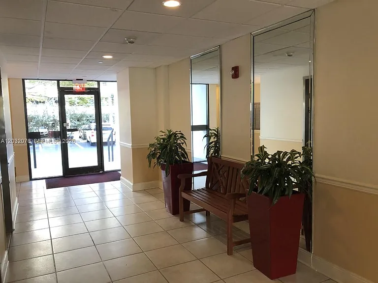 150 Ocean Lane Dr #4B — Photo 5