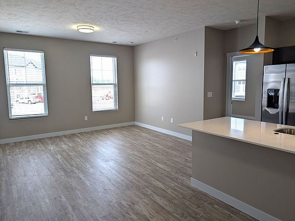 5th image of 2500 Hudson Way #201