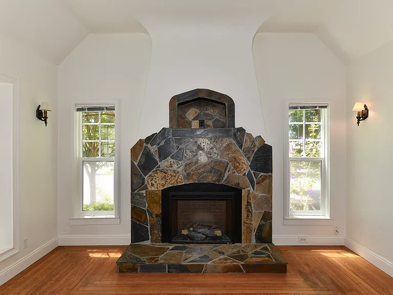 601 Seymour St #601 — Photo 9