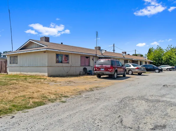 754 E Larry Street, Farmersville, CA 93223