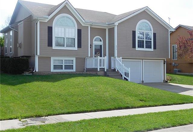 1st image of 829 SW Lee Ann Dr