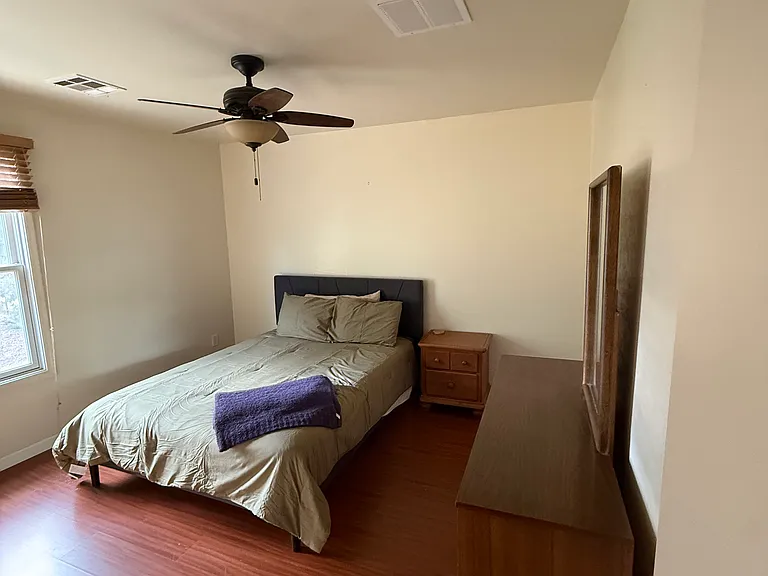 2101 E Sunland Ave — Photo 13