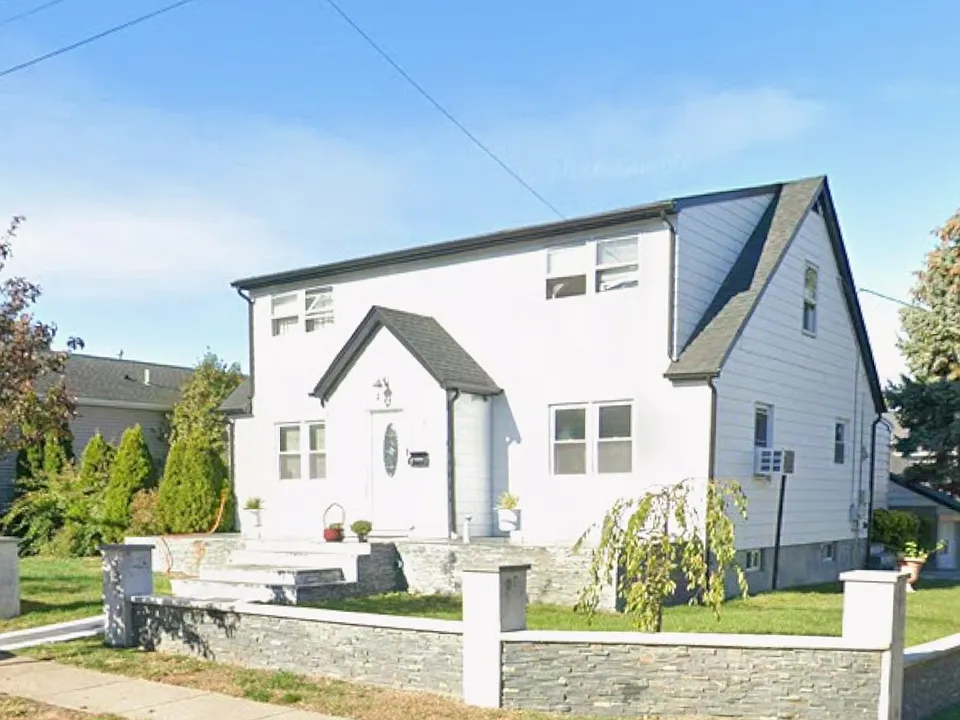 256 Grove St