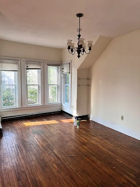 5 bed, 2000 sqft, $2,500 — Photo 3