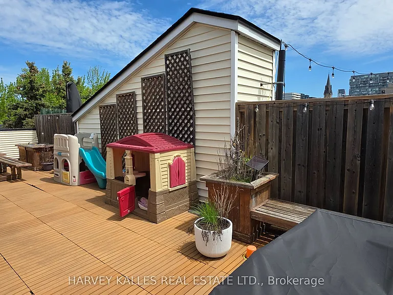 208 Niagara St #68 — Photo 3