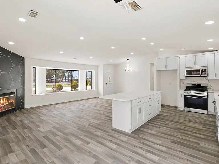 7349 Jenkins Ave — Photo 6