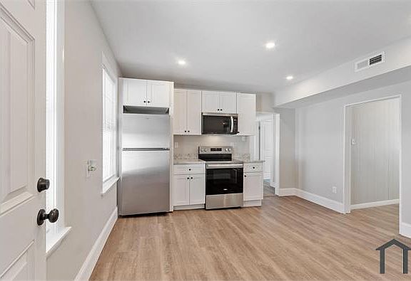 3rd image of 47 Walnut St #F2