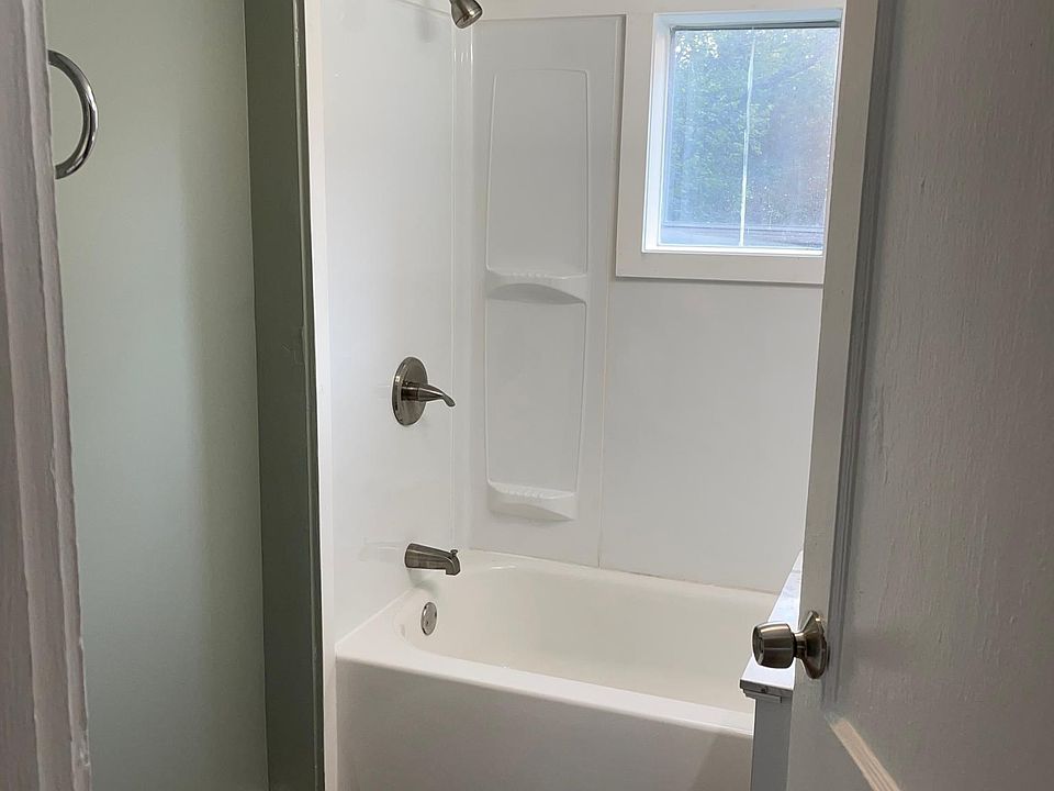 2nd floor bath