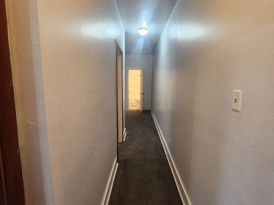 1st image of 468 Beaumont St E #2