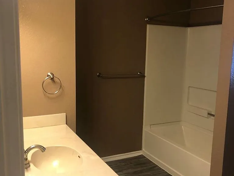 Country View Apartments — Photo 26