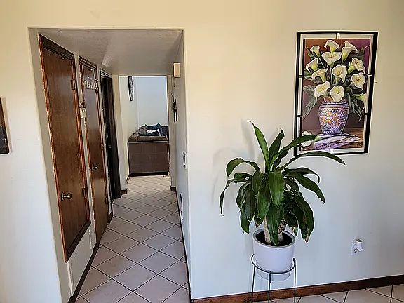 3rd image of 15 E Willow Ave