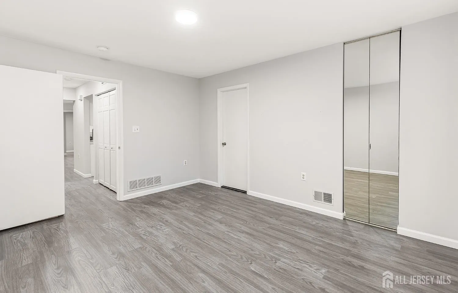65 Aspen Ave — Photo 3