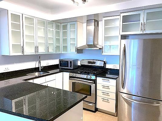 3rd image of 3080 21st St APT 3C