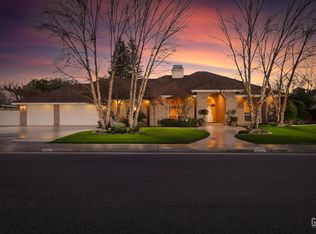 8901 Saint Cloud Ln, Bakersfield, CA 93311