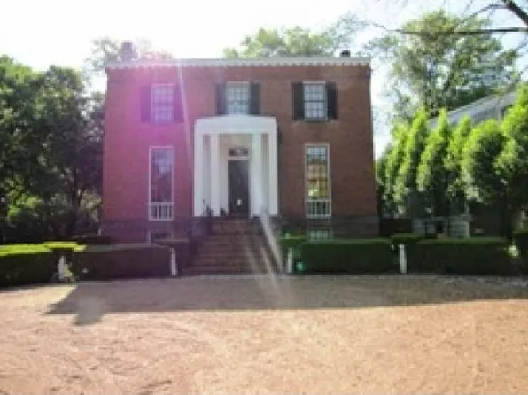 306 De Mun Ave, Saint Louis, MO 63105