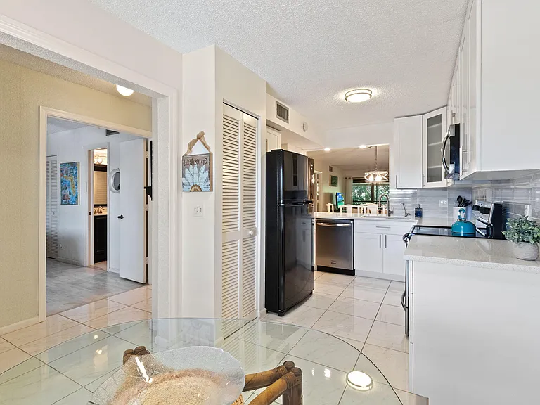 5380 Cedar Lake Dr #304 — Photo 7