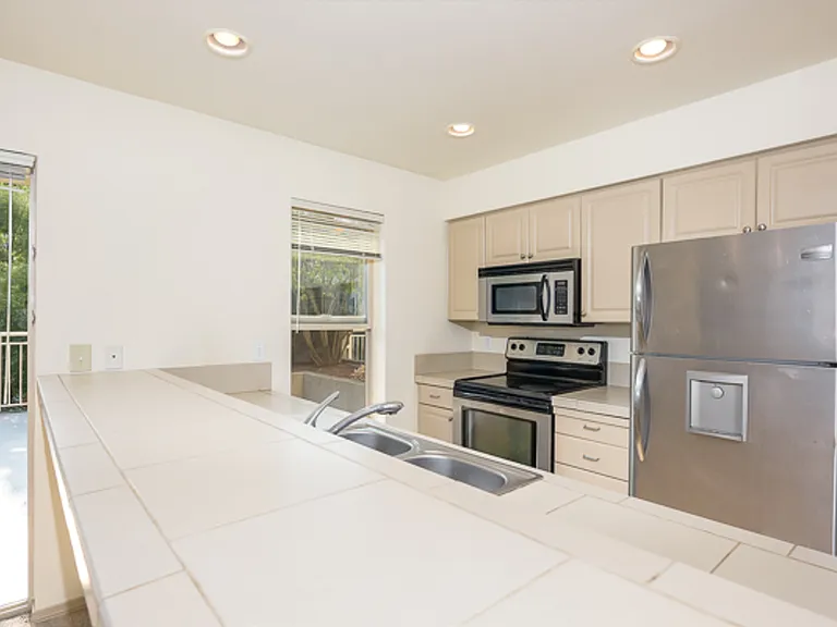 The Max Apartments — Photo 27