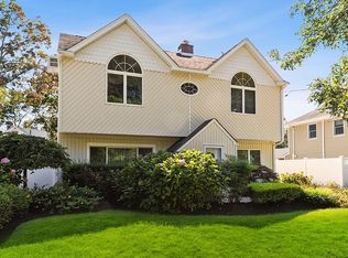 574 Riverside Ave, Massapequa, NY 11758