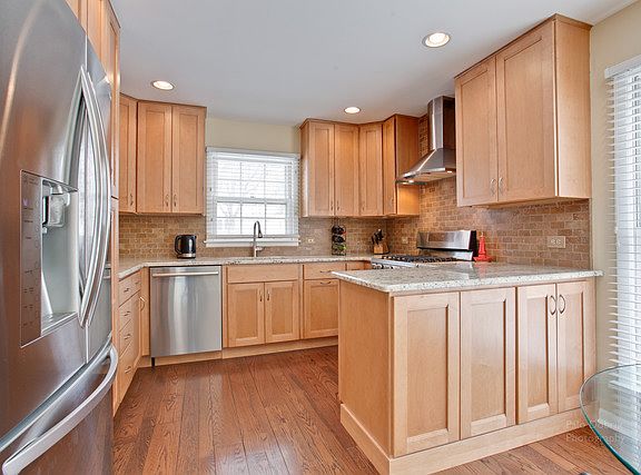 5th image of 1115 E Campbell St