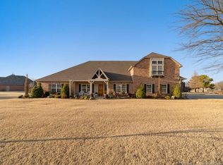 24130 S Meadowview Ct, Claremore, OK 74019