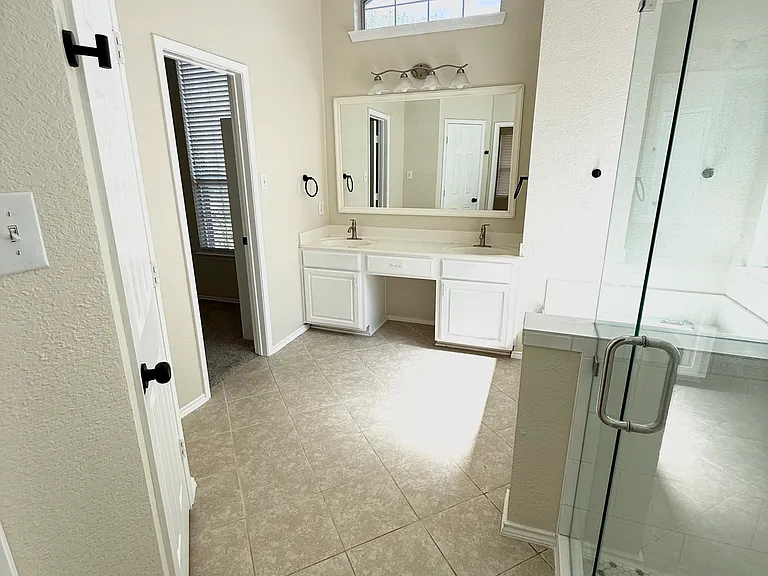 1534 Broadmoor Dr — Photo 14