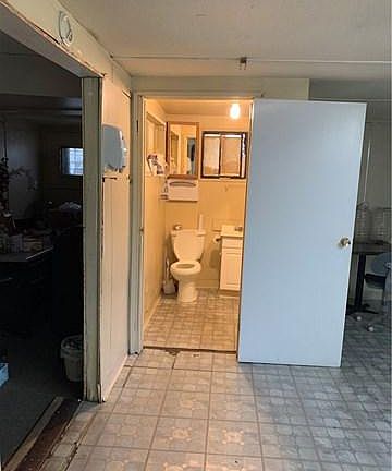 5th image of 9504 S Western Ave