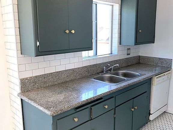 3rd image of 3409 Club Dr APT 6