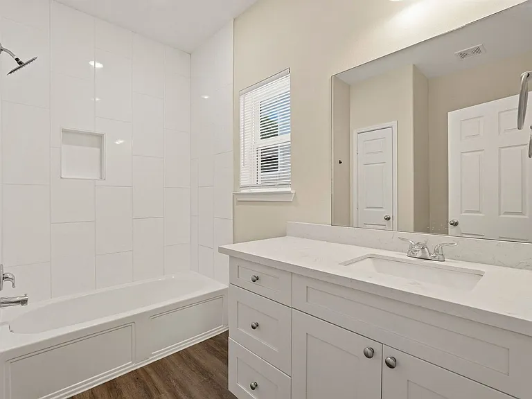 2218 Bringhurst St #B — Photo 24