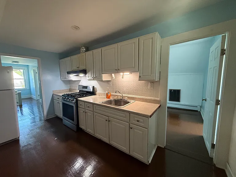 191 Fayette St #3 — Photo 2