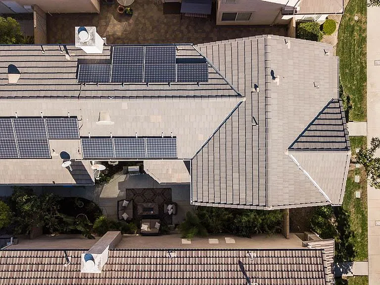 2527 Aurora Ln — Photo 23