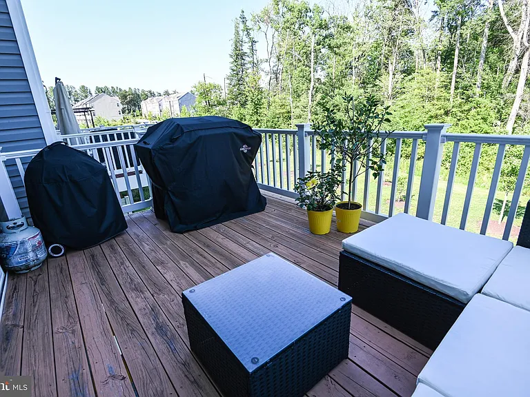 2047 Hinshaw Dr — Photo 29