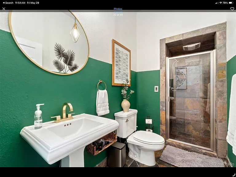 2421 Tremont Pl — Photo 9