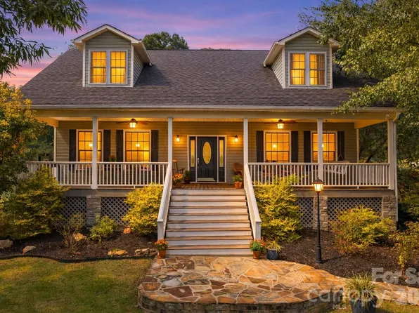 183 Lunar Trace Rd, Waynesville, NC 28786