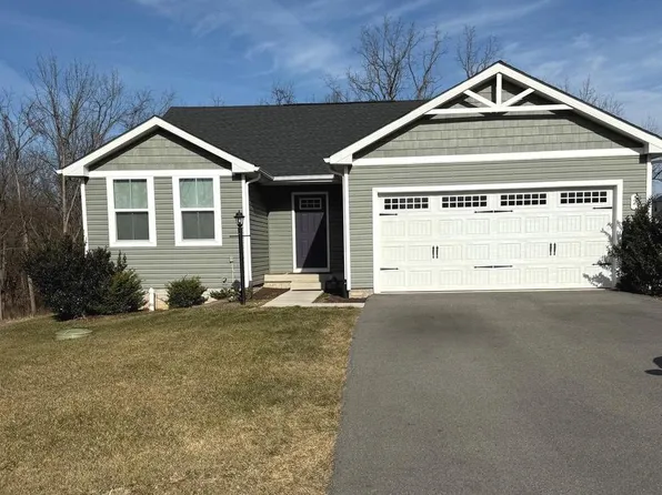 2 Charlotte St, Hagerstown, MD 21740