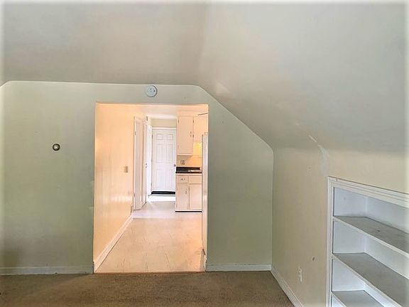 5th image of 229 Hagen St #2