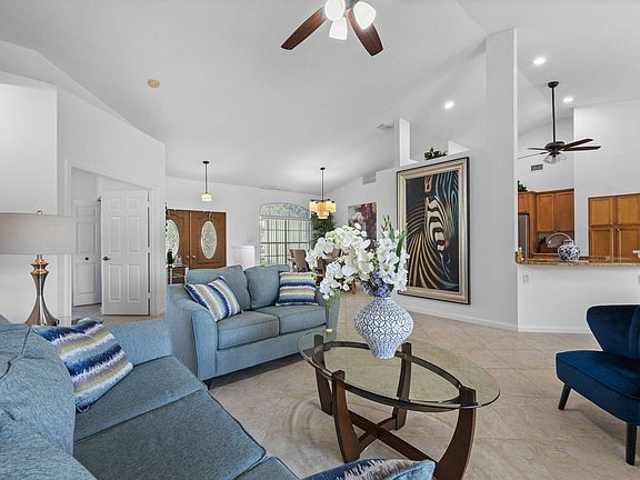 5th image of 1935 Primrose Ln