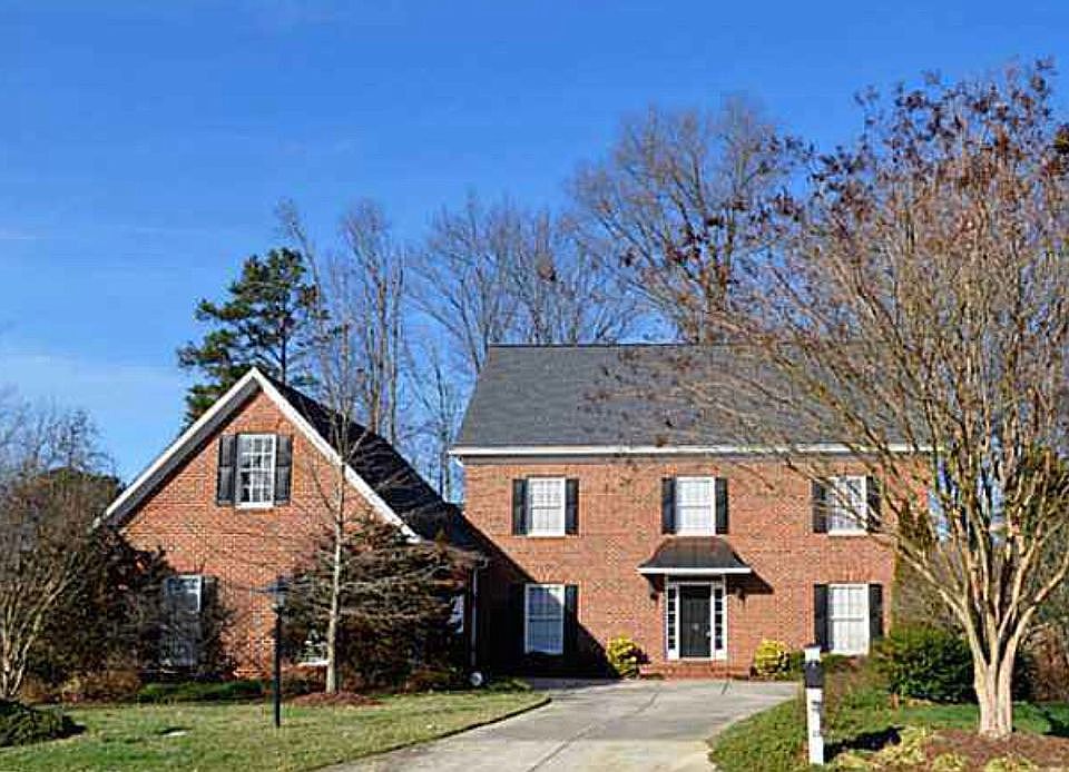 1st image of 18 Windrock Way