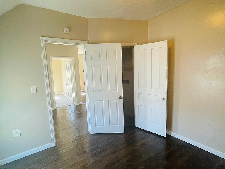 821 Oak St #1 — Photo 3