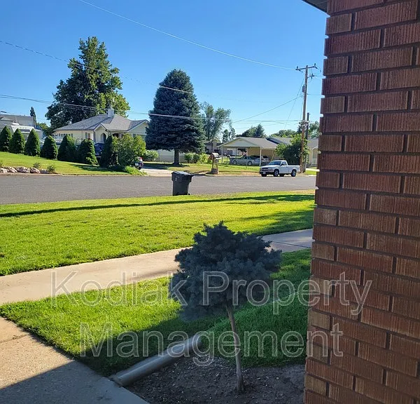 4099 S Madison Ave — Photo 28
