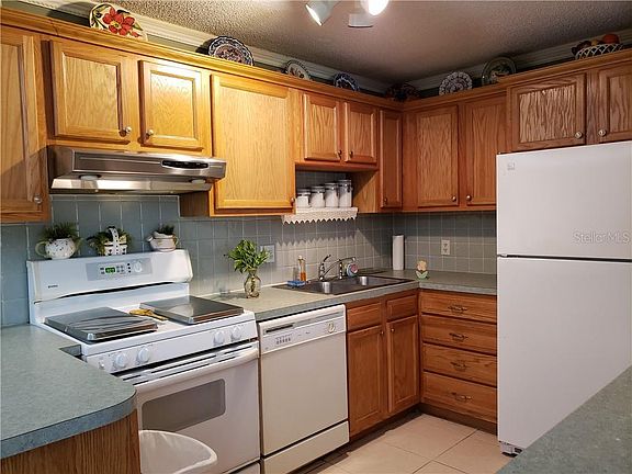 5th image of 5750 80th St N Unit D203