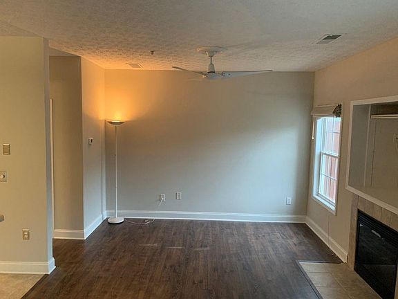 3rd image of 130 Creekwood Dr