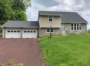 1973 Trumbauersville Rd, Quakertown, PA 18951