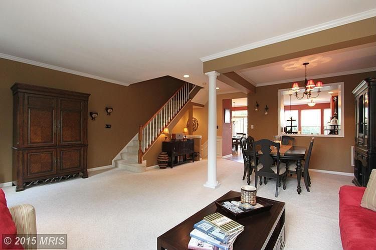 Spacious family room and dining room 
